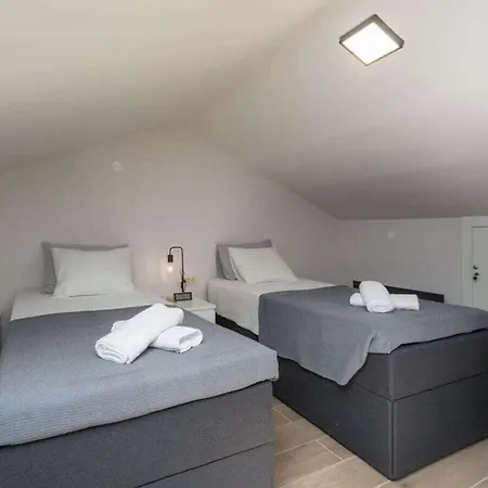 Luka Premium In Holiday home *